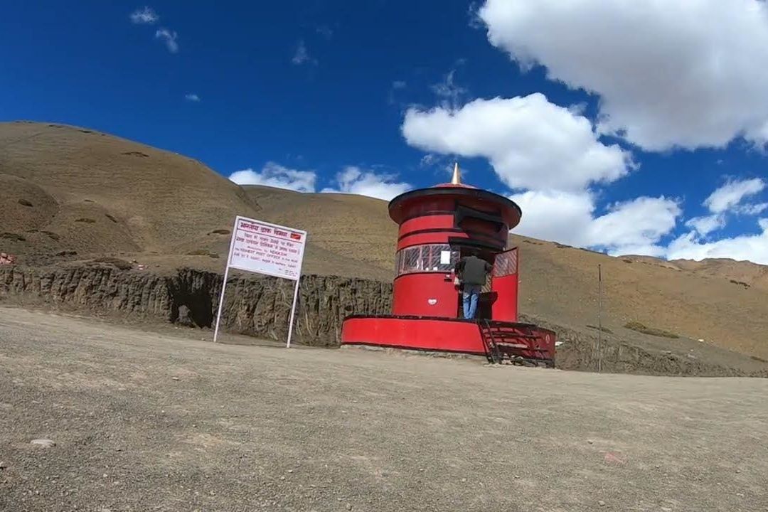 a post box near worlds highest post office in hikkim