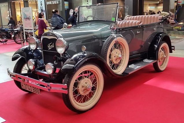 a black vintage car on display at vintage car museum at updaipur