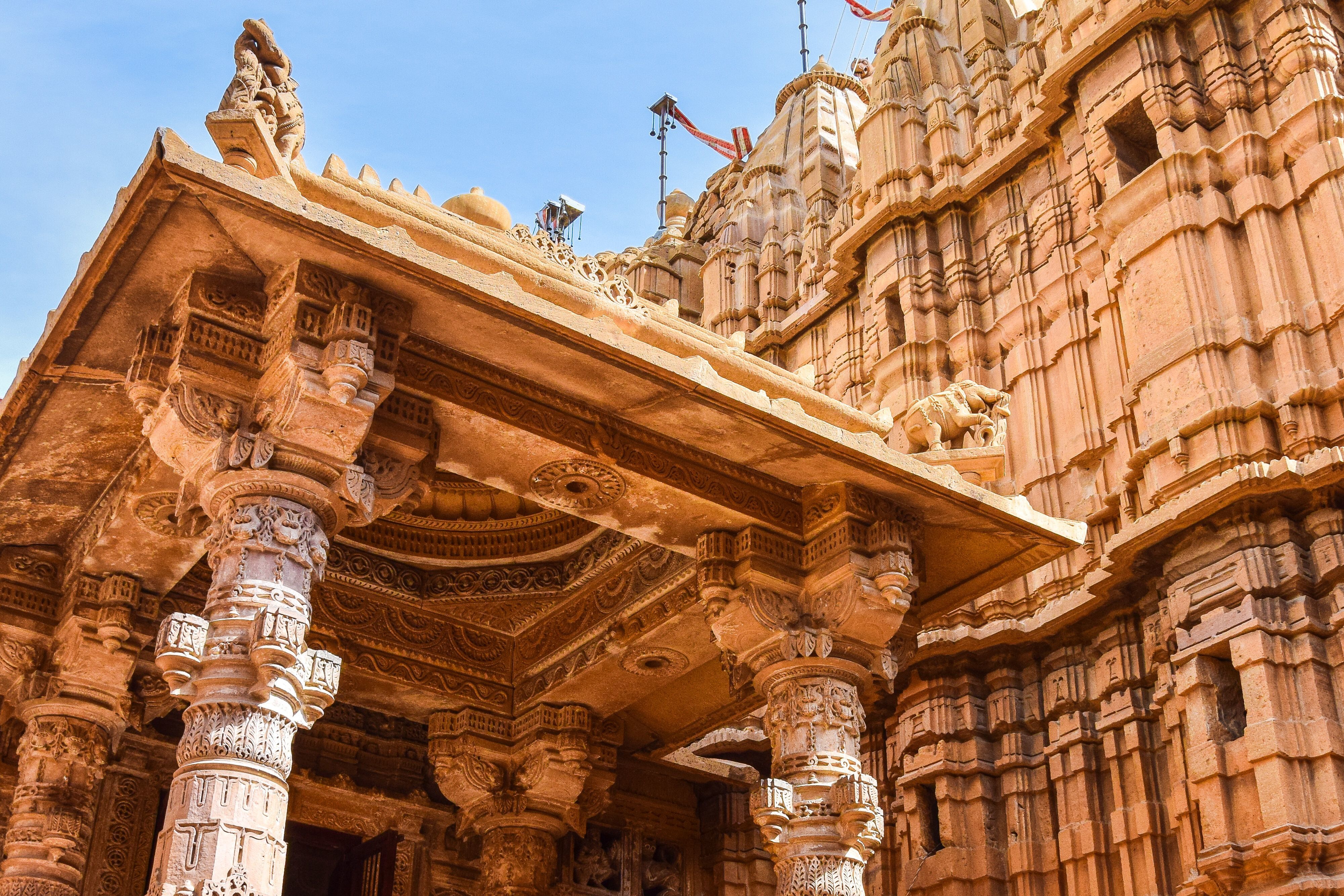 a jain temple in jaisalmer
