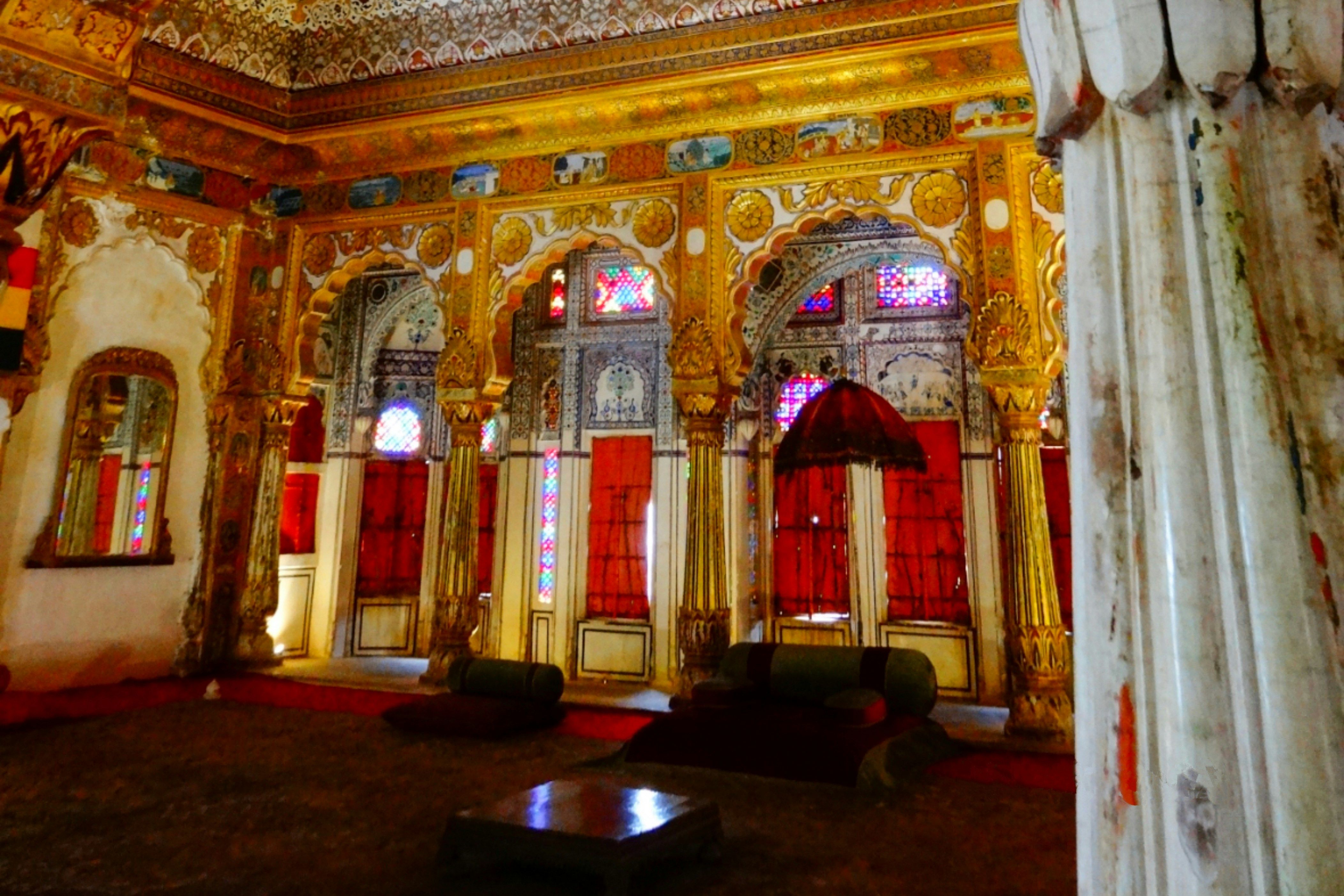 a large room inside the phool mahal in jodhpur