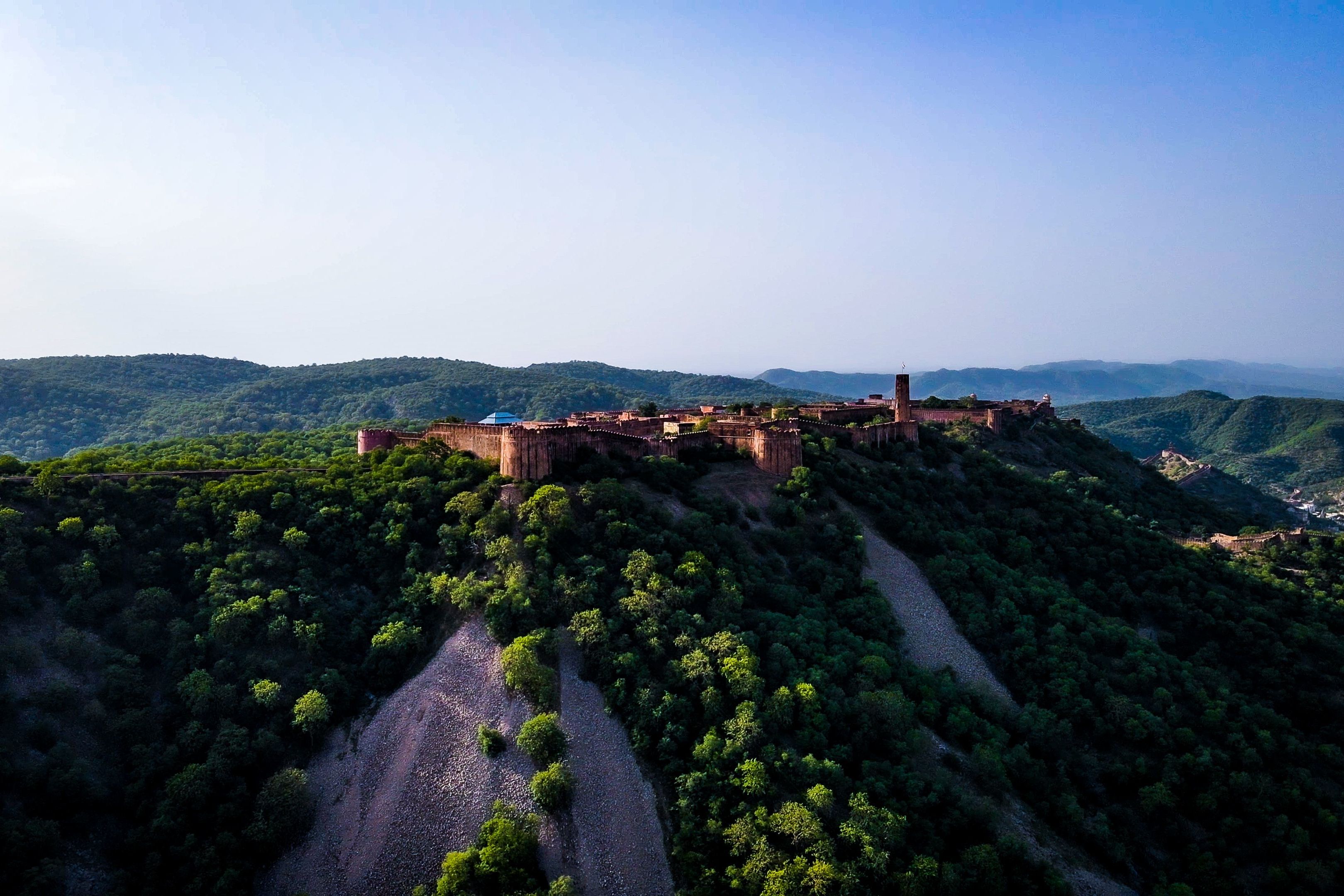 stunning aerial view of the nahargarh fort in jaipur