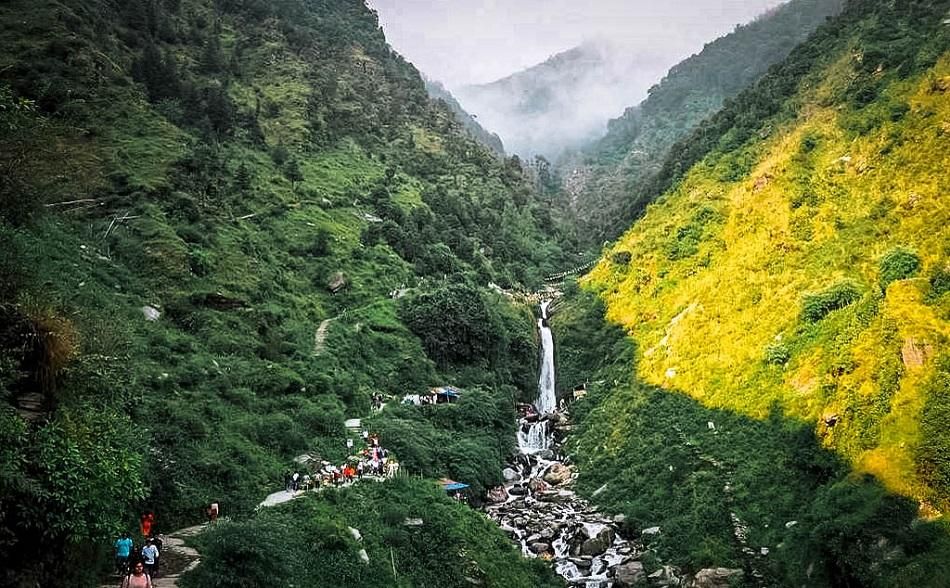 bhagsu waterfall in dharamshala