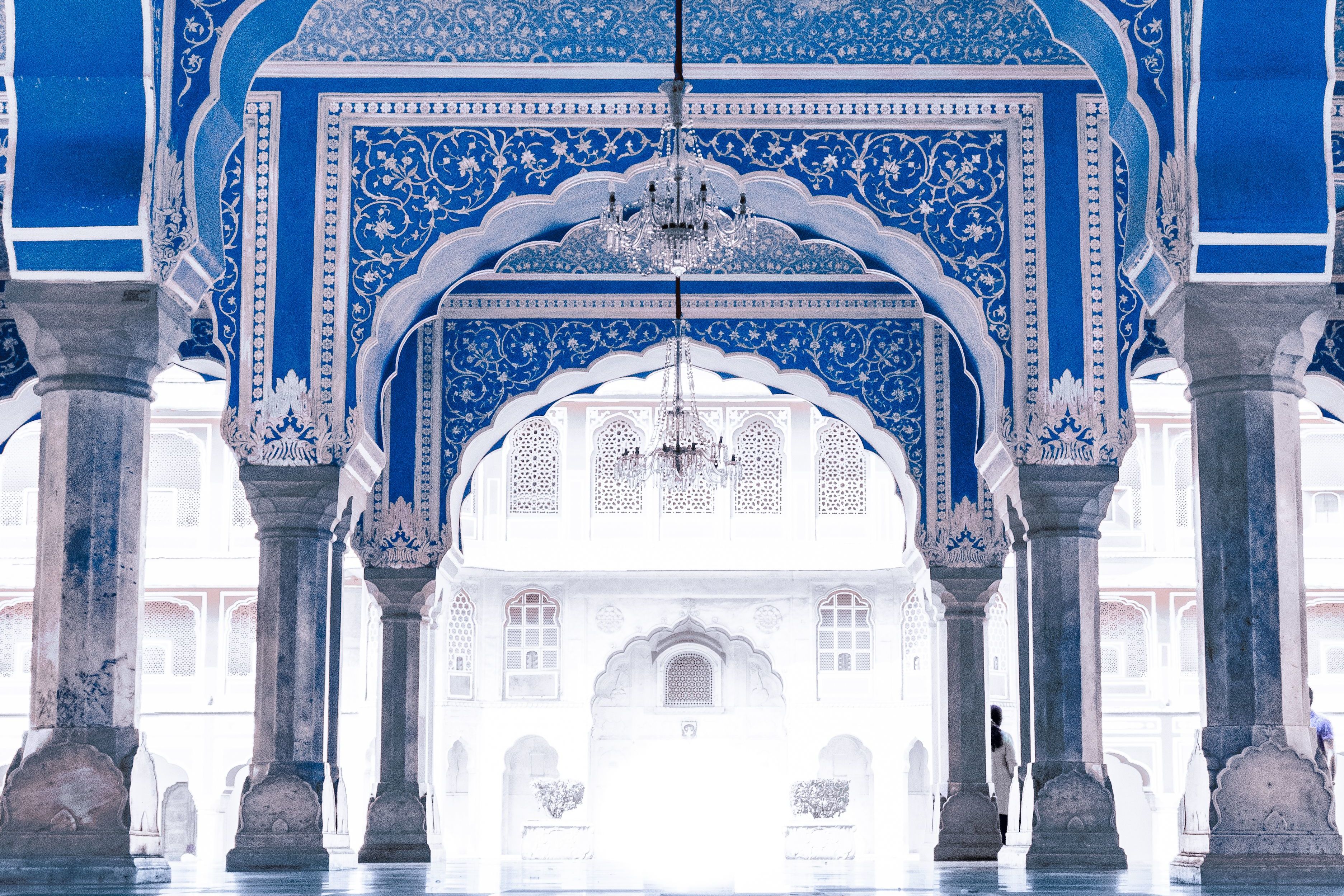 chandelier hanging from the ceiling in jaipurs city palace