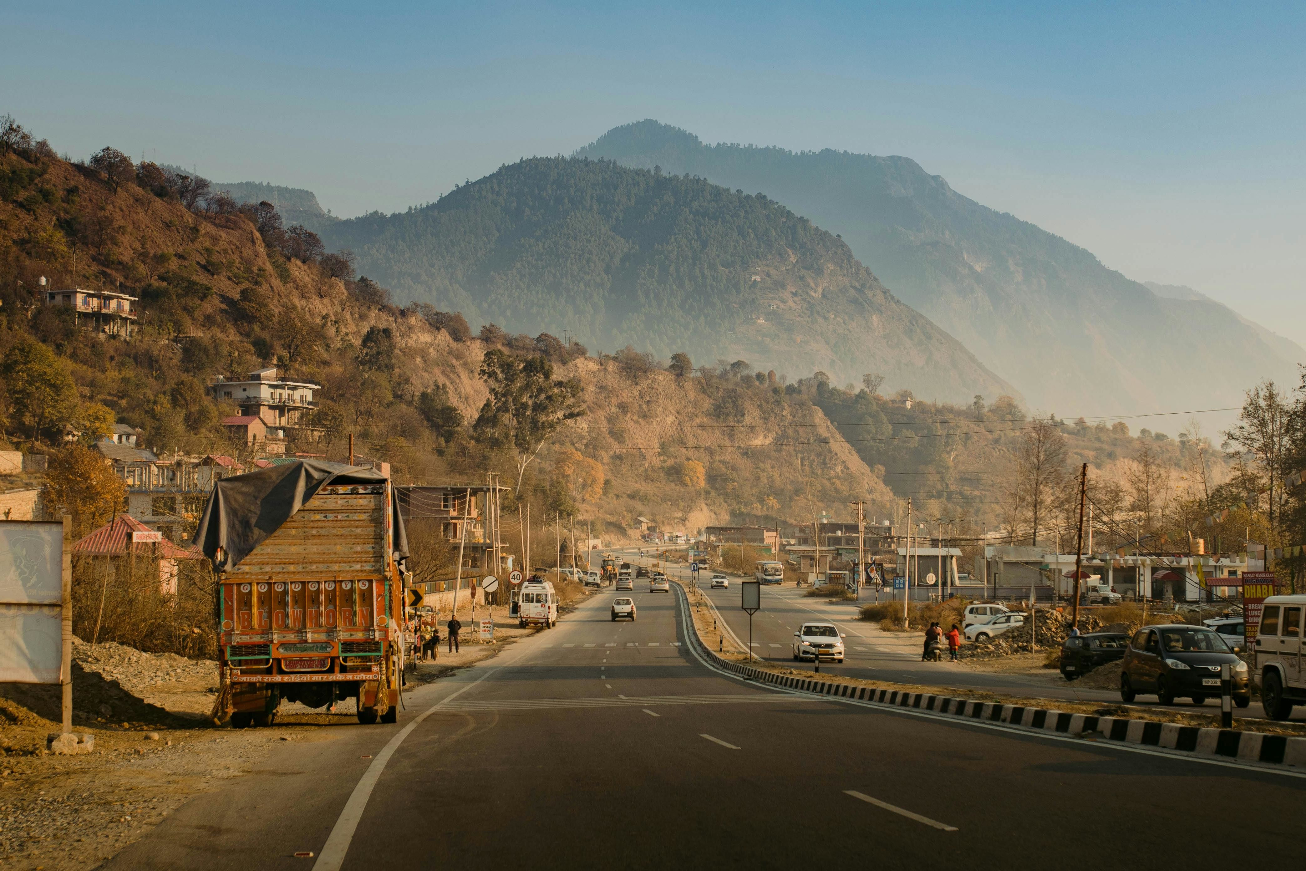 hills behind road in himachal pradesh