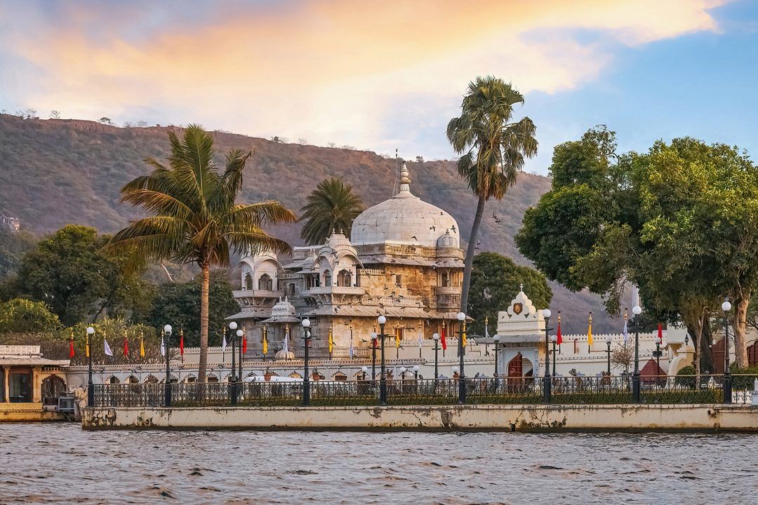 jag mandir palace in udaipur surrounded by a lake
