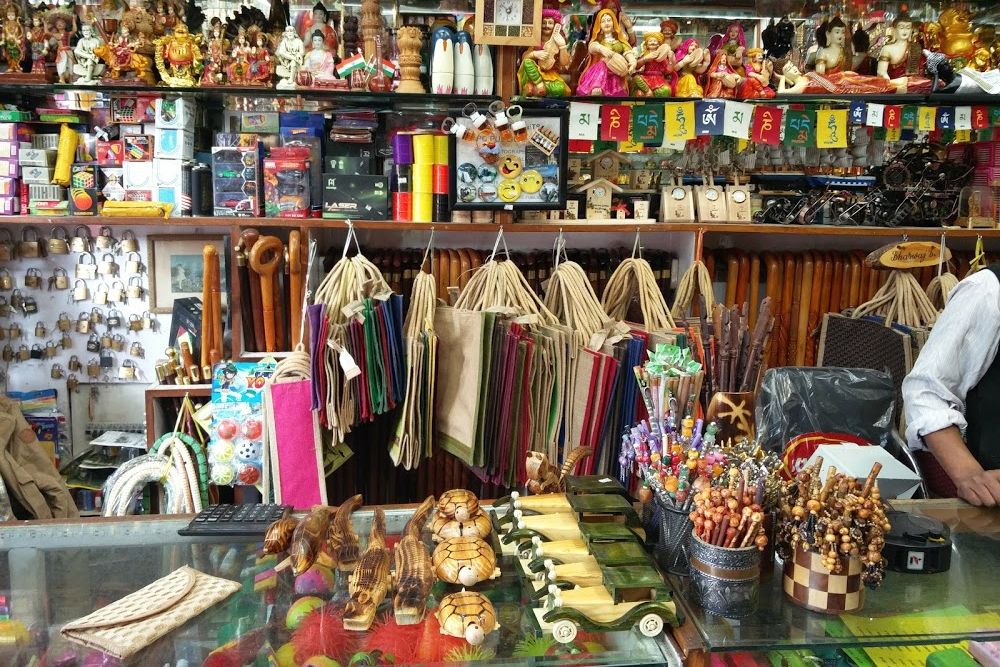 a shop at lakkar bazaar in shimla