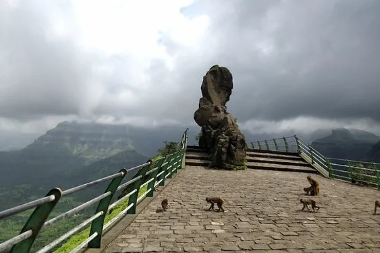 valley view at monkey point in kasauli