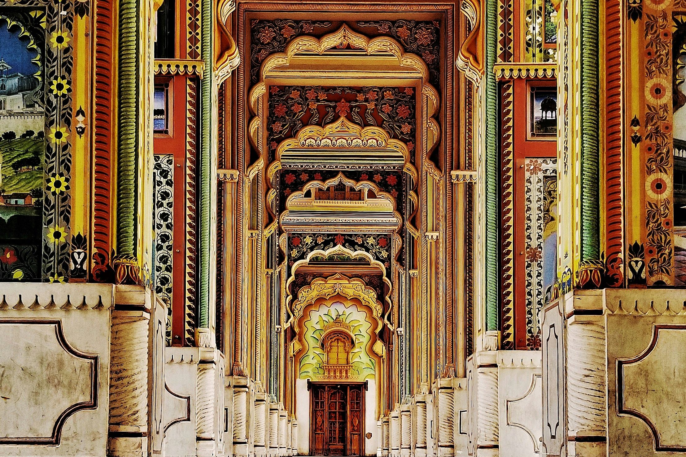 multi colored patrika gate in jaipur