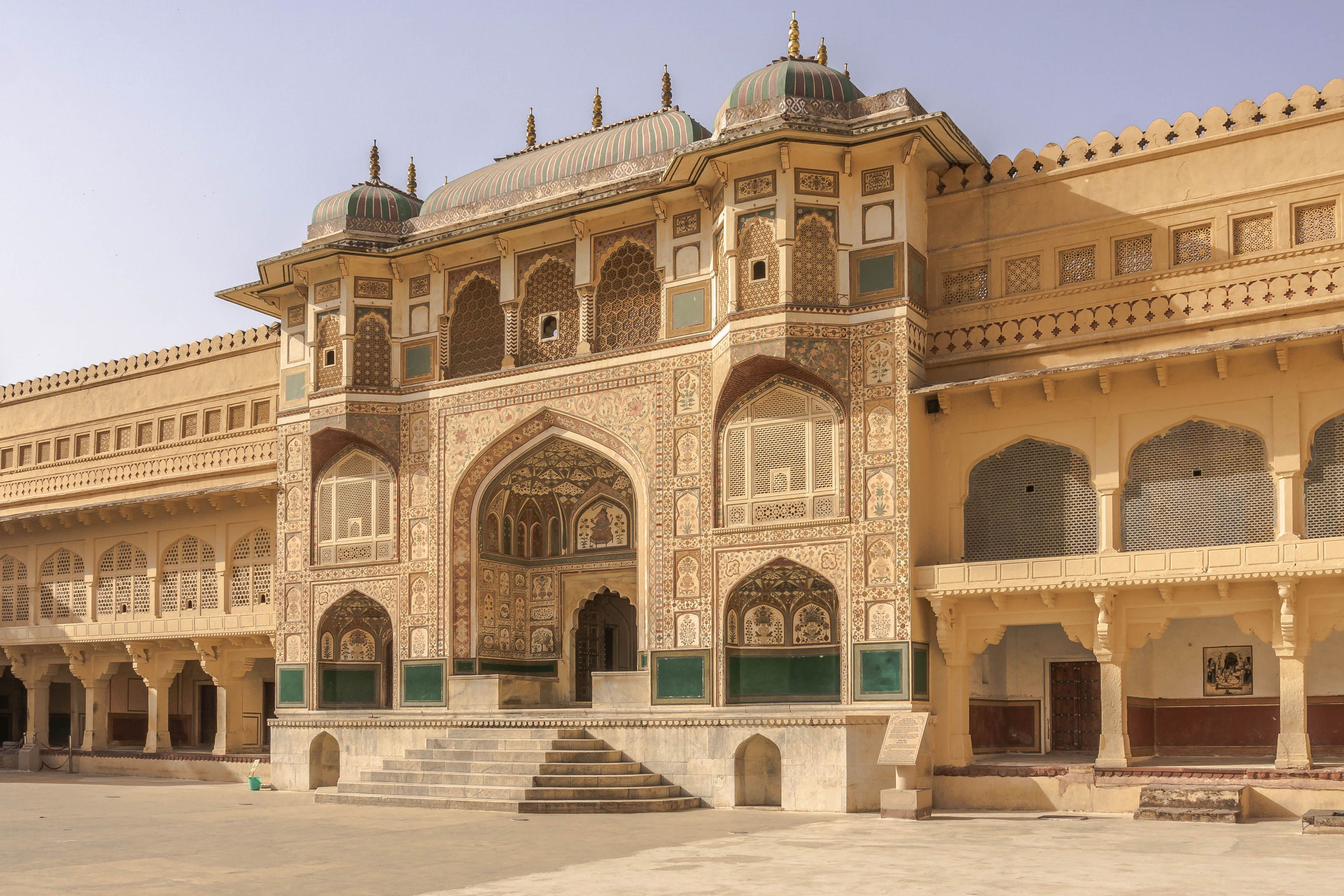 architecture of the amber fort in jaipur rajasthan