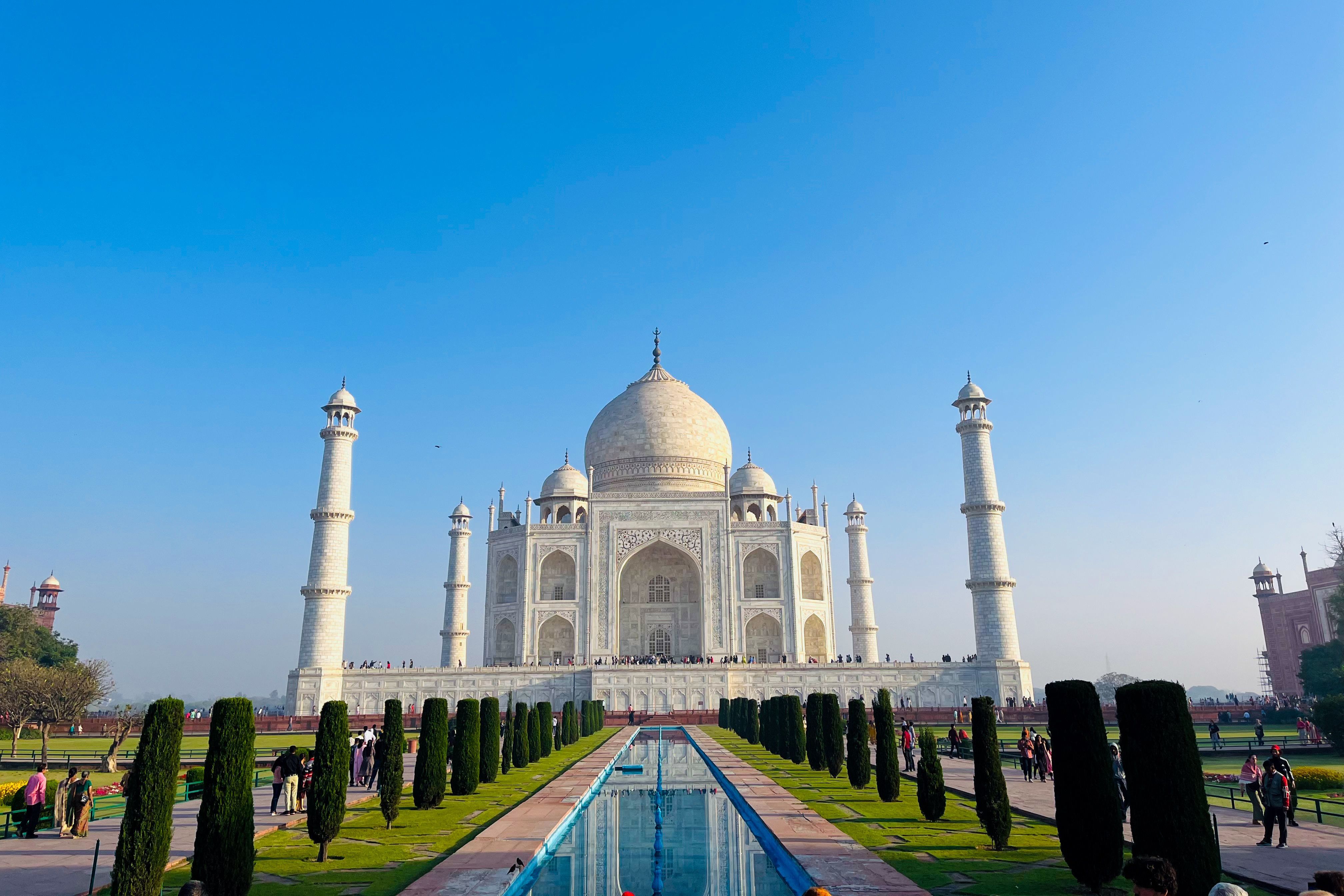 sutnning daytime view of the taj mahal with clear blue sky in agra
