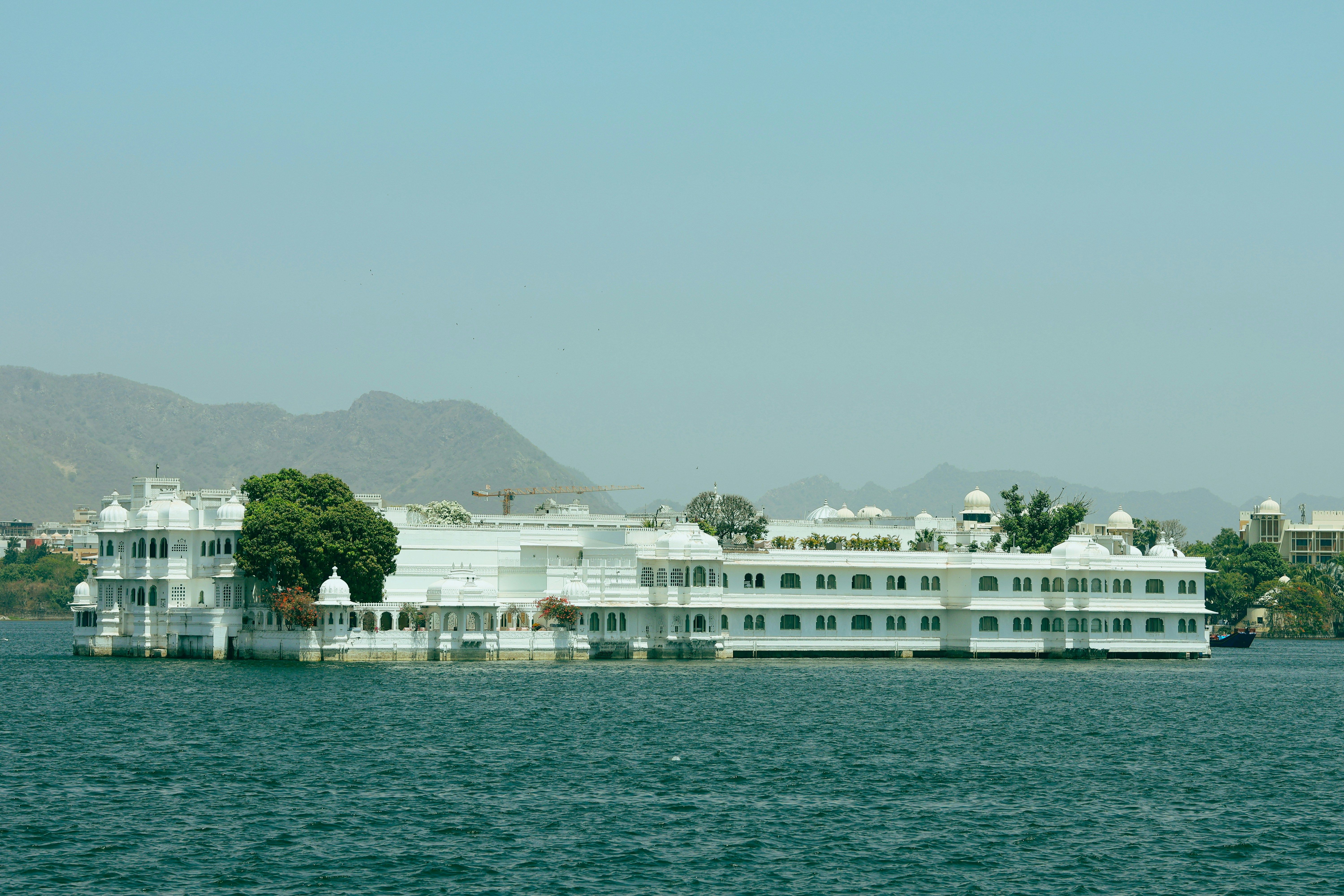 taj lake palace hotel in udaipur